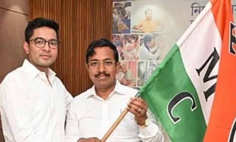 चुनाव का बिगुल बजते ही सियासी पलटी, शुभेंदु अधिकारी के करीबी नेता ने जॉइन की TMC 1 tmc