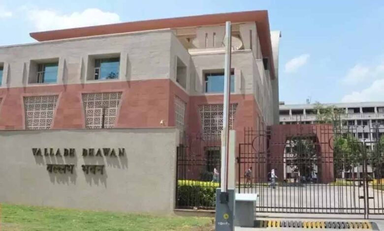 प्रमोशन में देरी से गड़बड़ाया प्रशासनिक कैडर, एमपी में 68 IAS, 48 IPS और 87 IFS पद खाली 1 vallabh bhawan 75 3