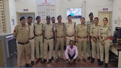 थाना अरेरा हिल्स पुलिस ने गांजा तस्कर को किया गिरफ्तार, 1300 ग्राम गांजा जप्त 3 10A 213