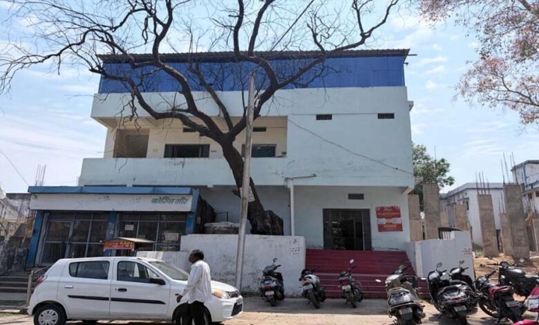 आदेश या मज़ाक? कलेक्टर के फरमान की खुली धज्जियां, सिस्टम पर उठे गंभीर सवाल 1 10A 61