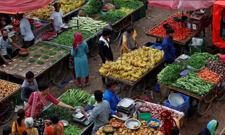 Retail Inflation: महंगाई पर झटका, रिटेल महंगाई में बढ़ोतरी, खाने-पीने की चीजें बनी वजह 1 13A 121