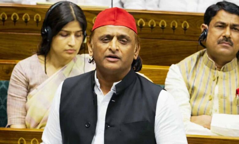 लोकसभा में अखिलेश बोले- भाजपा ‘नारी को नारा’ बनाने की कोशिश कर रही है 1 145 8