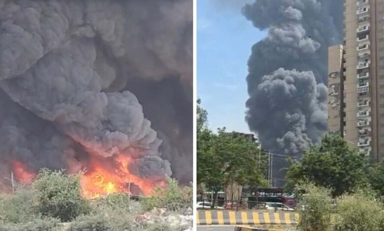 लखनऊ के बाद गाजियाबाद के इंदिरापुरम में भीषण आग, काले धुएं से आसमान भर गया 1 16A 105