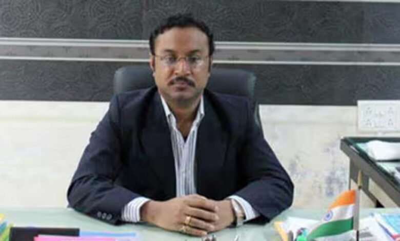 करप्शन केस में फंसे IAS अधिकारी पर बड़ी कार्रवाई, 20 करोड़ की संपत्ति जब्त, प्रशासनिक गलियारों में हड़कंप 1 18A 191