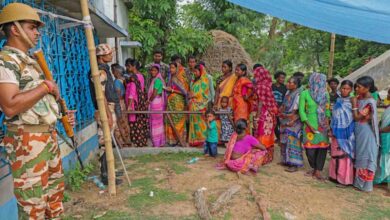 बंगाल में 8 हजार पोलिंग बूथ को चुनाव आयोग ने माना सुपर सेंसेटिव, 135 दबंगों को पकड़ा 3 21A 85