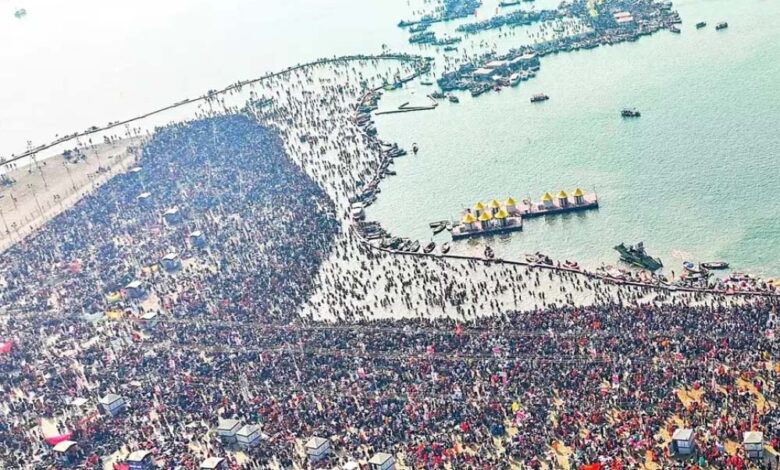 योगी सरकार में विदेशी श्रद्धालुओं का बढ़ा भरोसा, प्रयागराज बना आध्यात्मिक पर्यटन का केंद्र 1 24A 3