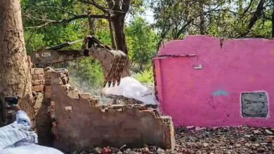 बड़े तालाब के किनारे अवैध निर्माण पर बड़ा एक्शन, 347 बंगलों पर चला बुलडोजर 7 6A 81
