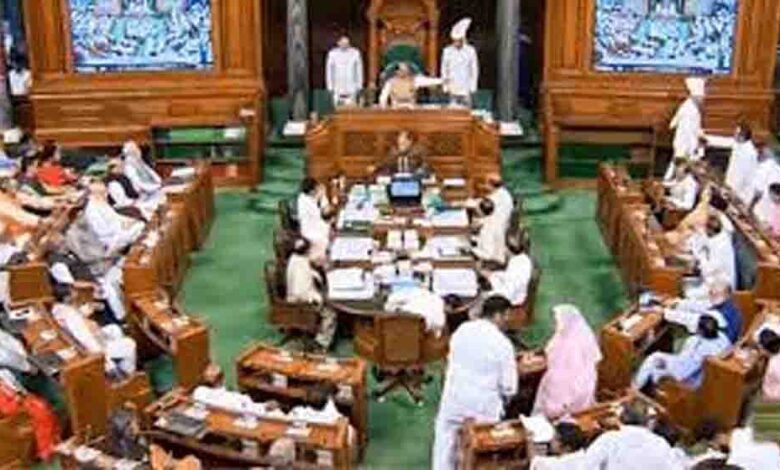 महिला आरक्षण बिल पर संसद में सख्ती, बीजेपी ने जारी किया तीन लाइन का व्हिप 1 93 7