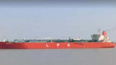 अब देश में नहीं होगी LPG की किल्लत! 15,400 टन रसोई गैस लेकर मुंबई पहुंचा 'ग्रीन आशा' टैंकर 9 9A 58