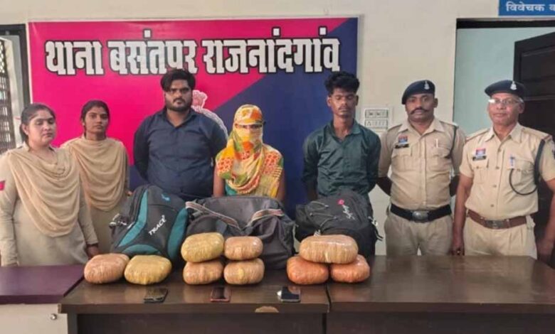 राजनांदगांव में बड़ा खुलासा: पुलिस को देख घबराए तस्कर, 9 किलो से ज्यादा गांजा बरामद 1 Ganja 01