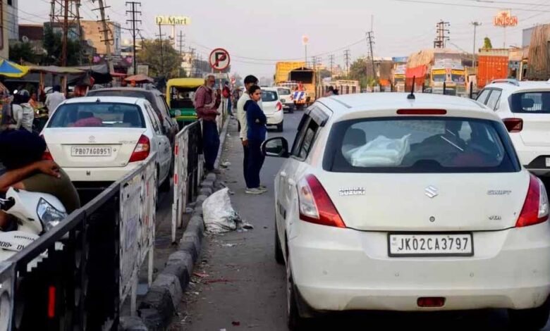 जालंधर-पठानकोट रोड पर जाम से परेशानी, वाहनों की कतारें कई किलोमीटर लंबी 1 Punjab News 05 1 3