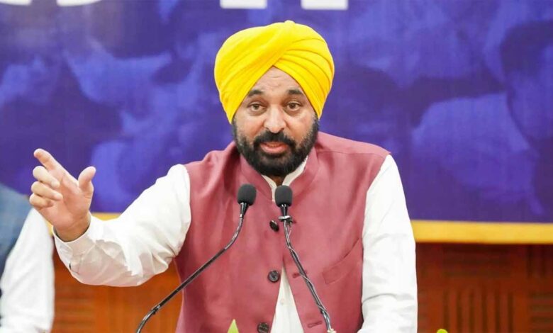 CM भगवंत मान बोले - AAP के राज्यसभा MP जो BJP में शामिल हुए, वे पंजाब के गद्दार हैं 1 bhagwant singh mann new 5