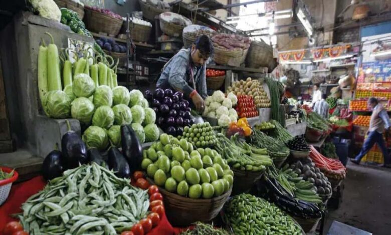 अप्रैल 2026 में खुदरा महंगाई 3.48% पर: टमाटर और गहनों ने बढ़ाई चिंता, आलू-प्याज से मिली राहत 1 12A 146