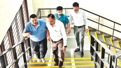चंडीगढ़ में 13 लाख रिश्वत कांड: दो ठेकेदार समेत तीन गिरफ्तार, पिता-पुत्र CBI रिमांड पर 2 13A 49