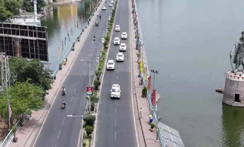 सादगी की मिसाल: सिर्फ 8 गाड़ियों के काफिले में निकले CM मोहन यादव, मंत्रियों ने भी घटाया लाव-लश्कर 1 13A 93