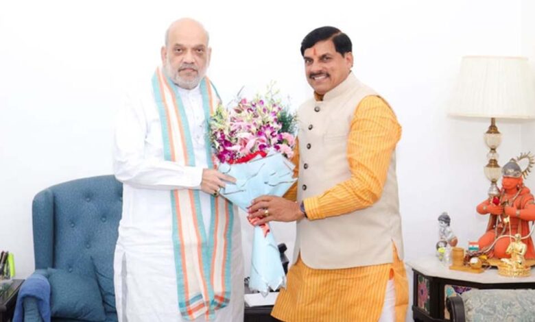 CM की अमित शाह से मुलाकात के बाद बढ़ीं कैबिनेट विस्तार की चर्चाएं, मंत्रियों की परफॉर्मेंस रिपोर्ट पर मंथन 1 14A 235