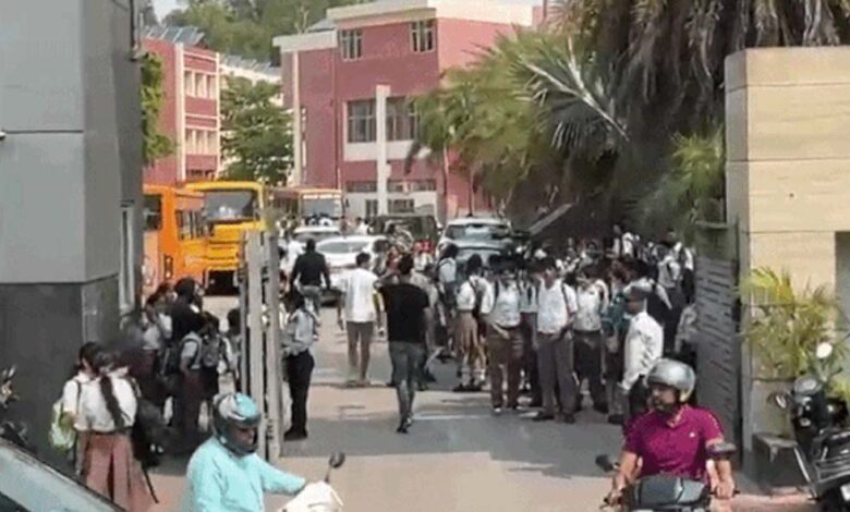 जालंधर में APJ स्कूल को धमकी, बच्चों की छुट्टी, बम स्क्वायड जांच में जुटी; दो महीने में तीसरी बार खतरा 1 7A 75