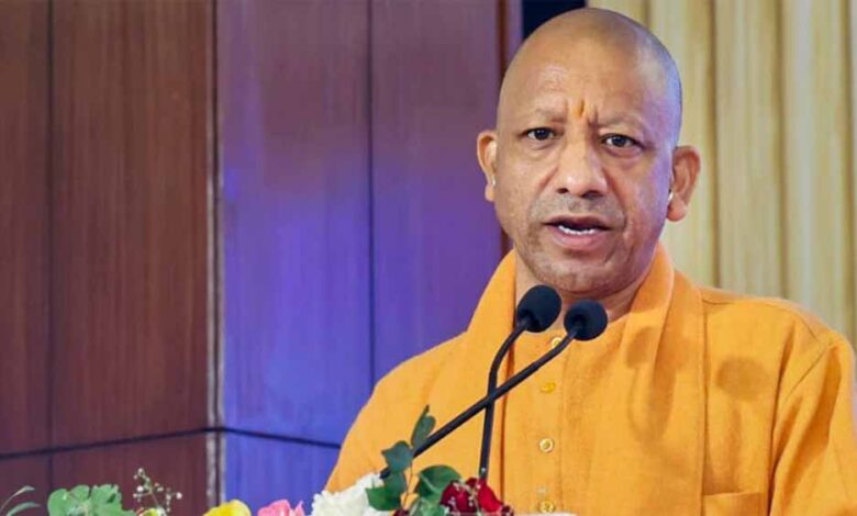 बुजुर्ग महिलाओं का सहारा बनी योगी सरकार, 29,23,364 महिलाओं को दे रही पेंशन 1 Yogi 01 7