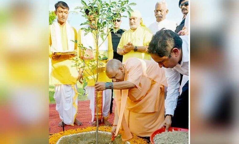 यूपी में सर्वाधिक पौधरोपण, ‘एक पेड़ मां के नाम’ अभियान से सीखेगी दुनिया 1 ek ped