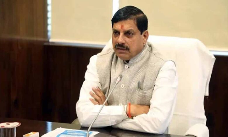 पेट्रोल बचाने की पहल, सीएम मोहन यादव के काफिले में घट सकती हैं गाड़ियों की संख्या 1 mOHAN 03 4