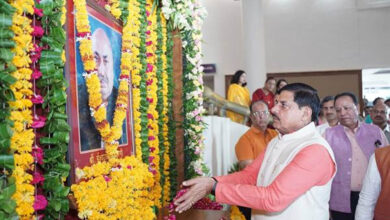 मुख्यमंत्री डॉ. यादव ने पूर्व विधानसभा अध्यक्ष स्व. रोहाणी की जयंती पर किया नमन 2 30A 218