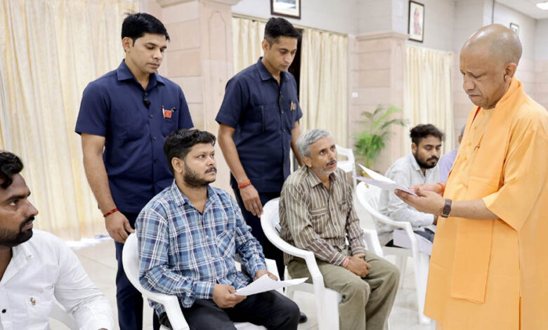 अपराधियों के लिए यूपी में जगह नहीं, करें सख्त कार्रवाई: मुख्यमंत्री 1 13A 96
