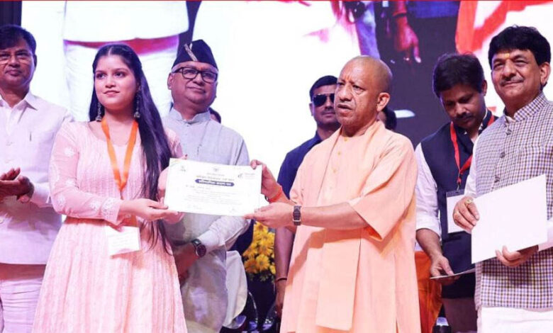 मुख्यमंत्री ने विश्व युवा कौशल दिवस-2026 के अवसर पर 11 युवाओं को किया सम्मानित 1 16A 61