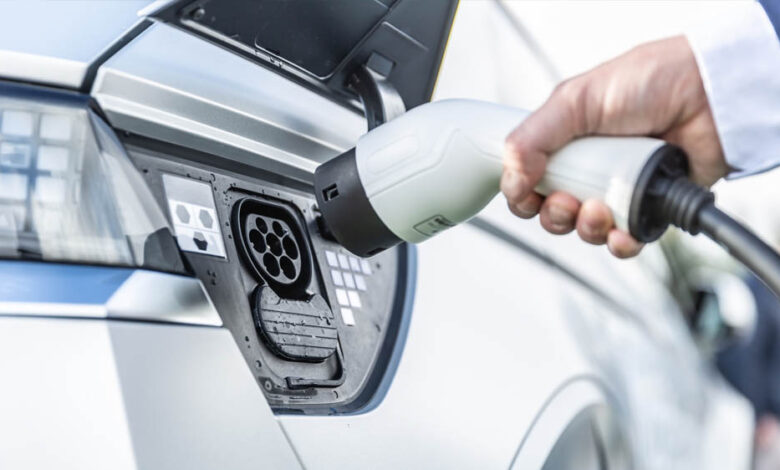 EV Charging Alert: भारत के 45% घर इलेक्ट्रिक कार चार्जिंग के लिए अनफिट, लापरवाही से लग सकती है आग 1 1A 34
