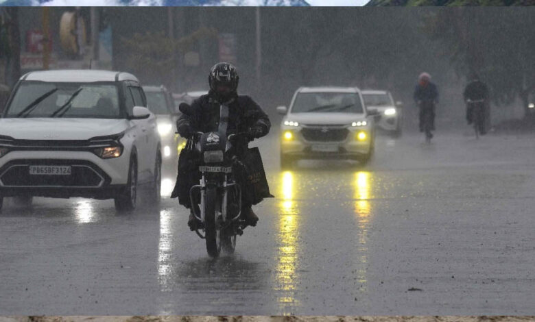 Punjab Weather: मानसून से मौसम हुआ सुहाना, पारा 35.2°C तक गिरा; 4 दिन भारी बारिश का यलो अलर्ट 1 3A 68