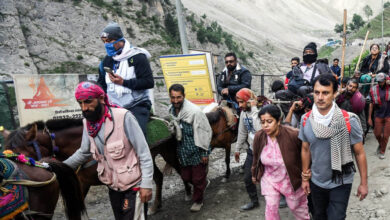 अमरनाथ यात्रा 2026: 4,812 श्रद्धालुओं का तीसरा जत्था जम्मू से रवाना, सेना के कड़े सुरक्षा घेरे में शुरू हुआ सफर 3 4A 129