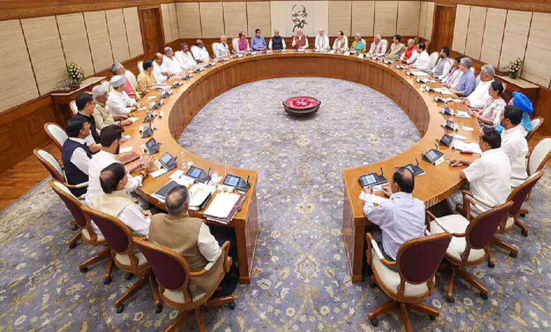 Modi Cabinet Reshuffle: कैबिनेट विस्तार में नौकरशाहों की एंट्री की चर्चा, मिल सकती है बड़ी जिम्मेदारी 1 4A 266