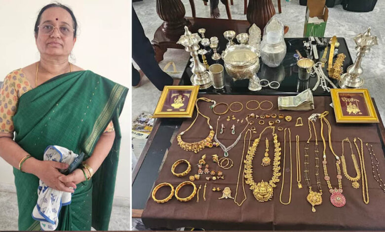 कर्नाटक में लोकायुक्त का बड़ा एक्शन! कृषि अधिकारी पुष्पा के घर छापे में सोना-नकदी बरामद, जांच जारी 1 8A 128