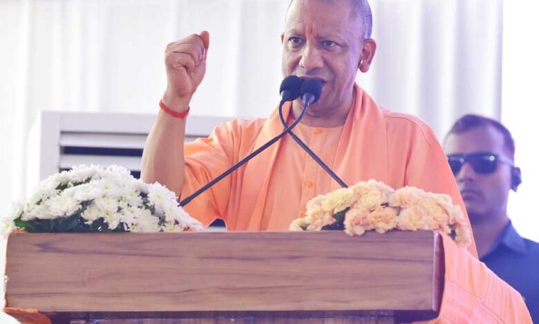 बम बनवाने वालों को होती थी शिवभक्तों की ‘बम-बम’ से तकलीफः सीएम योगी 1 Yogi 01 32