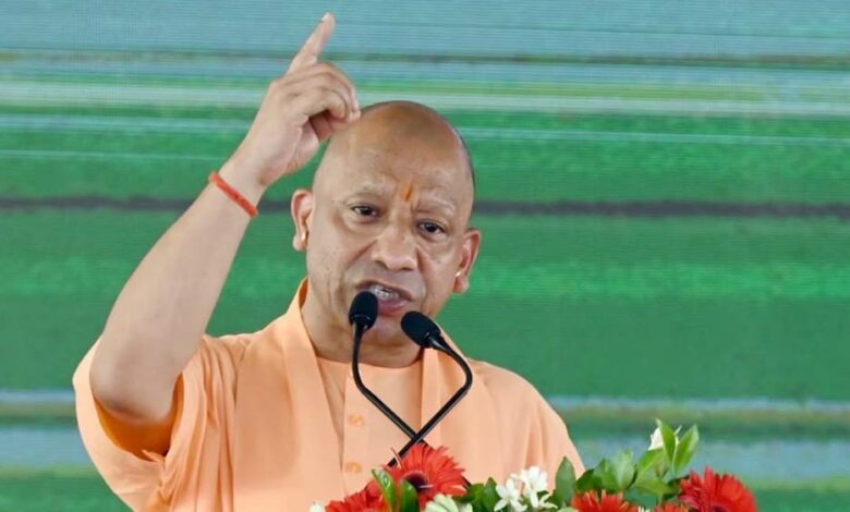 नक्सल प्रभावित सोनभद्र में बदली तस्वीर, आदिवासी महिलाएं बनीं उद्यमी 1 cm yogi 11 6