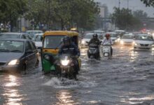 Weather Update: दिल्ली-NCR में बारिश से राहत, लेकिन जलभराव ने बढ़ाईं मुश्किलें