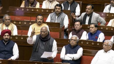 राज्यसभा में मनुस्मृति का जिक्र करते ही मचा हंगामा, खरगे के बयान पर भड़के जेपी नड्डा और सुधांशु त्रिवेदी