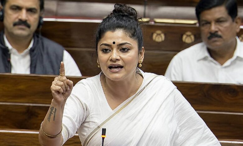 कभी ममता बनर्जी की सियासत का बड़ा चेहरा थीं सायोनी घोष, अब विपक्ष पर बरसीं... संसद में NDA के रुख का खुलकर किया समर्थन