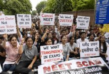 NEET Protest: जालंधर में छात्रों ने DC ऑफिस घेरा, प्रधान इस्तीफा मांगा