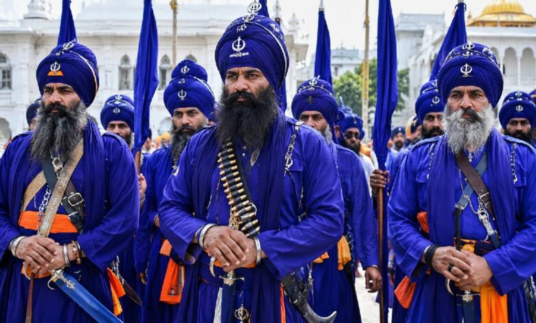 निहंग सिंह कौन हैं? गुरु गोबिंद सिंह ने क्यों कहा था 'गुरु की प्रिय सेना', विवादों के बीच जानिए इतिहास, पहचान और जिम्मेदारियां
