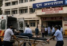 Health Alert: दून अस्पताल में लापरवाही! तड़पता रहा मरीज, जूनियर डॉक्टरों ने बचाई जान