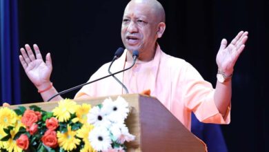 किसानों के हर कदम पर साथ खड़ी योगी सरकार, बीज से लेकर फसल की बिक्री तक मजबूत व्यवस्था 8 yogi 119 1 1