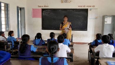लाल कपड़े और नारियल से बच्चों को डराना पड़ा भारी, सरकारी स्कूल की शिक्षिका निलंबित
