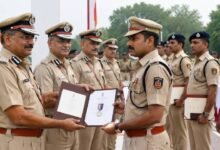 स्वतंत्रता दिवस पर दिल्ली पुलिस के 17 कर्मियों को सम्मान, सेवा पदकों से नवाजा गया 24 स्वतंत्रता दिवस पर दिल्ली पुलिस के 17 कर्मियों को सम्मान, सेवा पदकों से नवाजा गया