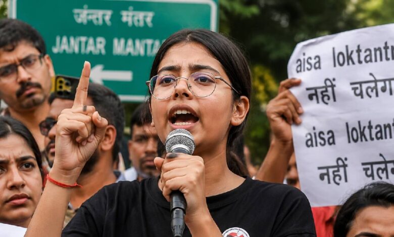 रुचिका सिंह मामले में दिल्ली पुलिस का बड़ा फैसला, पीएम मोदी पर टिप्पणी केस में नहीं होगी कार्रवाई