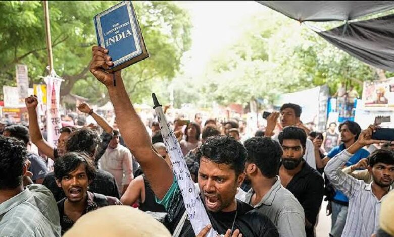 AI और सोशल मीडिया के दौर में गांधी की वापसी! आखिर Gen Z ने सत्याग्रह का रास्ता क्यों चुना?