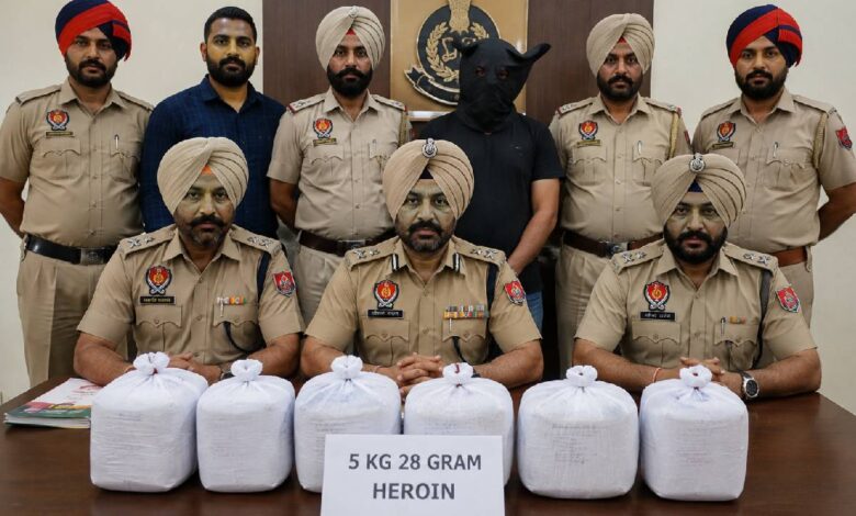 अमृतसर में 35 करोड़ की हेरोइन बरामद, पंजाब पुलिस ने तस्कर को दबोचा