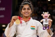 Asmita Dey Success Story: अस्मिता डे ने रचा इतिहास, कॉमनवेल्थ गेम्स में भारत को दिलाया पहला महिला जूडो गोल्ड Meta